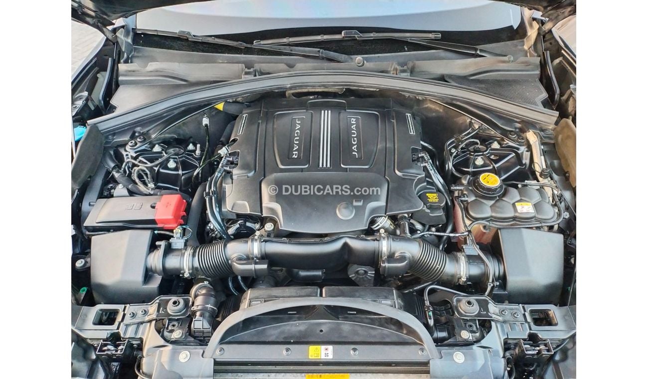 جاكوار F بيس جاكوار اف بيس سوبرجارج