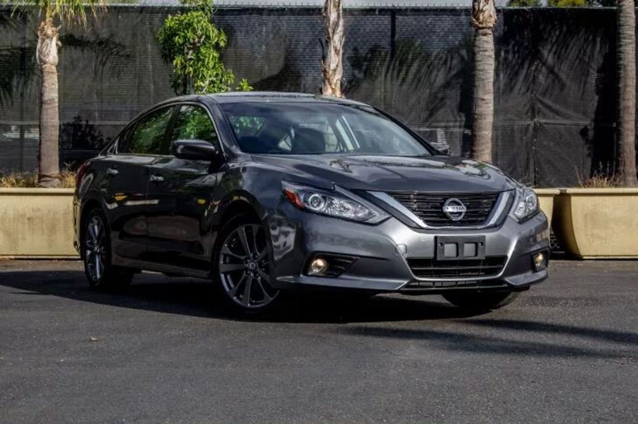 Nissan Altima SR sports