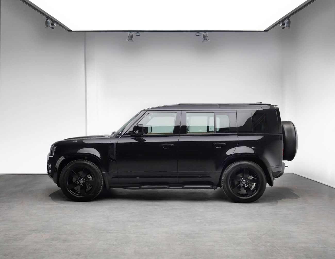 Land Rover Defender P300 90 X-Dynamic SE 2.0L (5 Seater)