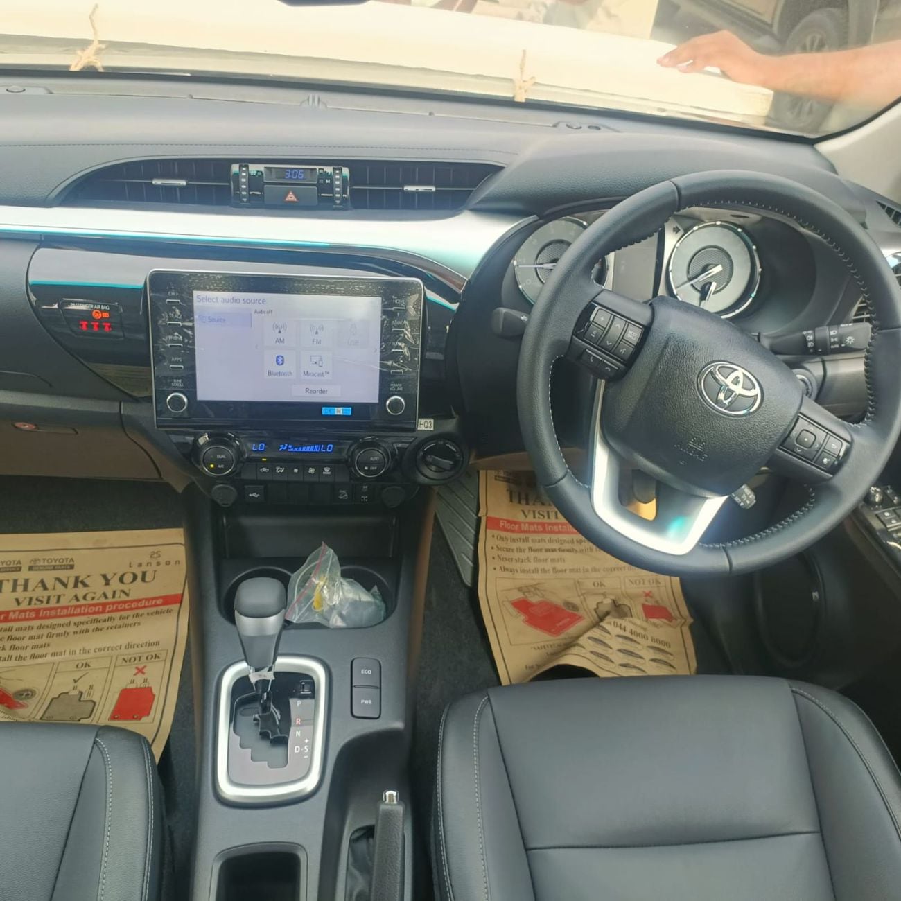 تويوتا هيلوكس DC 2.8L RIGHT HAND DRIVE DIESEL AUTOMATIC TRANSMISSION