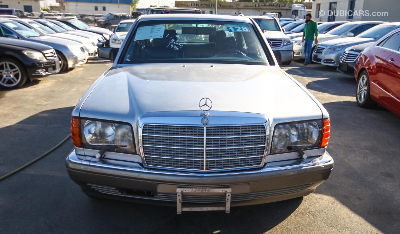 مرسيدس بنز 560 SEL