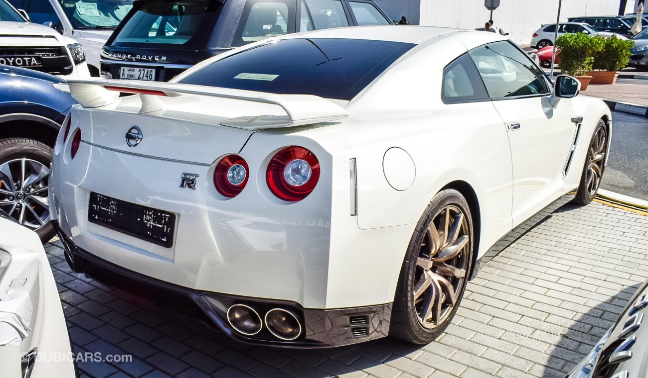 Nissan GT-R