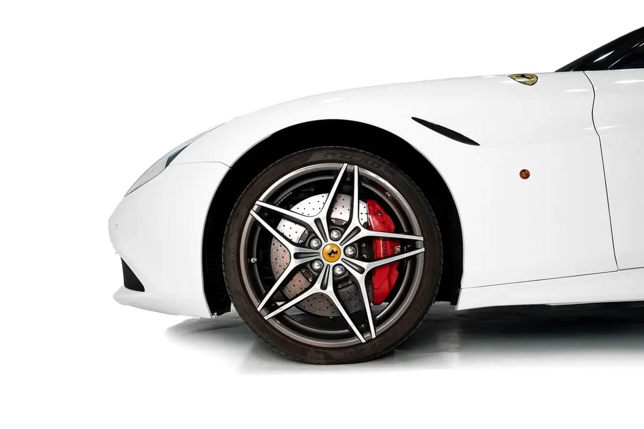 Ferrari California T Handling Speciale 3.9L FERRARI CALIFORNIA T | VERY LOW MILEAGE | HANDLING SPECIALE | CARBON LED STEE