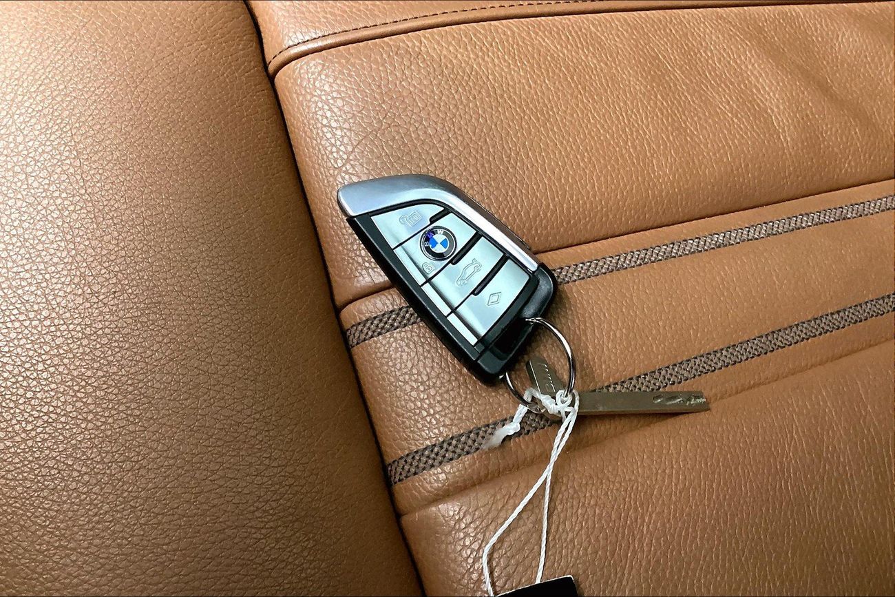 بي أم دبليو 520i M Sport | شامل الضمان | 0 ﺪﻔﻋﺓ ﺃﻮﻟﻯ