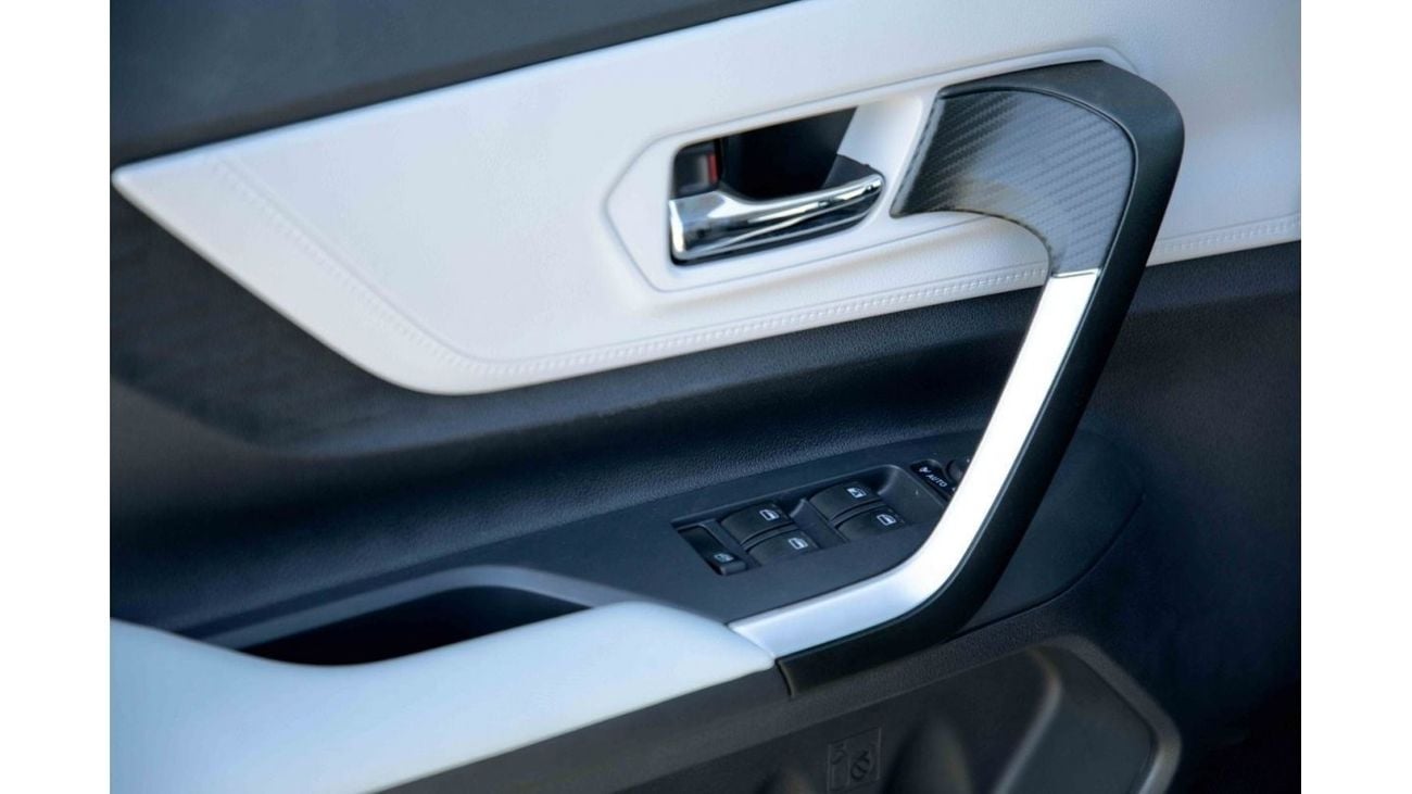 Toyota Veloz 2023 Toyota Veloz V 1.5 - Pearl White inside Black | Export Only