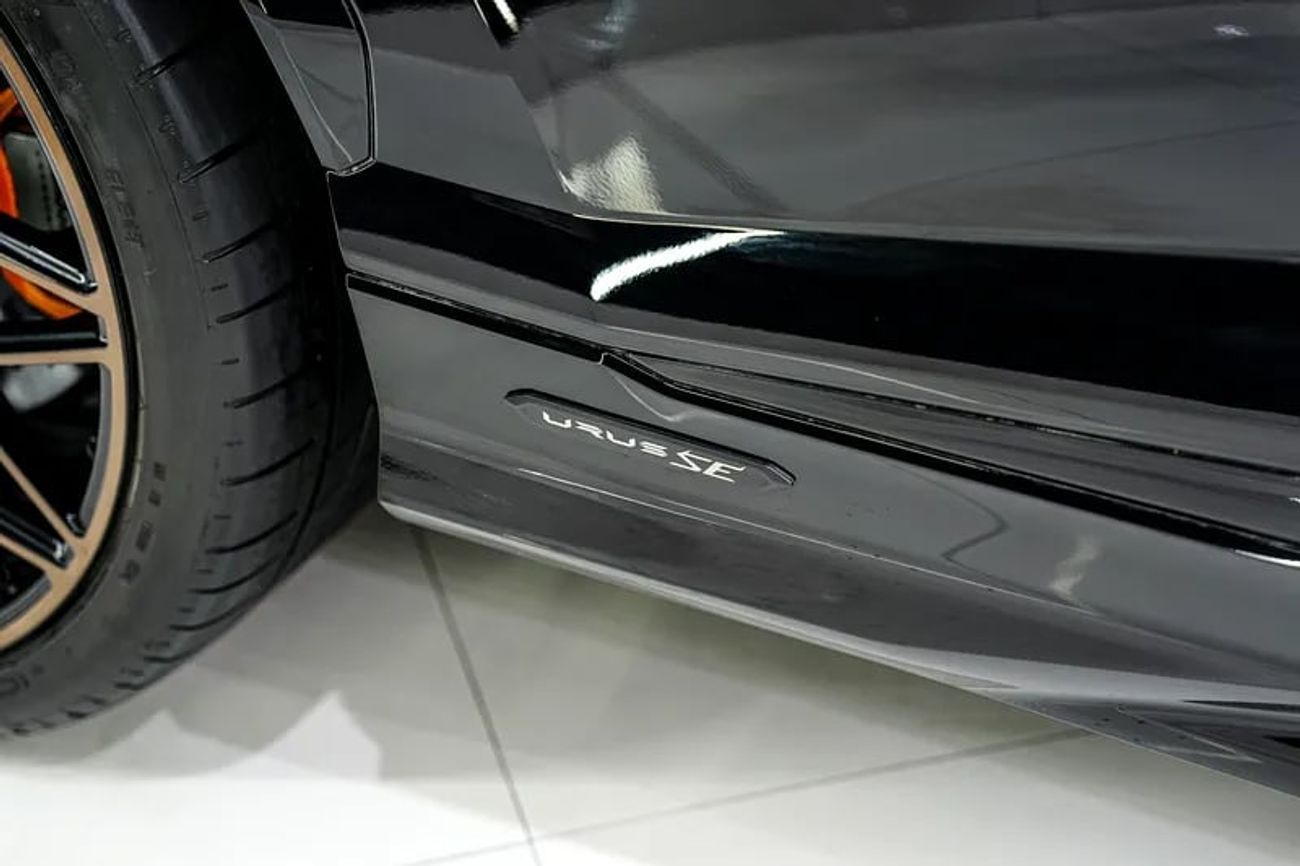 لامبورغيني اوروس SE Hybrid, New Facelift, Carbon Trim, Bang N Olufsen Audio