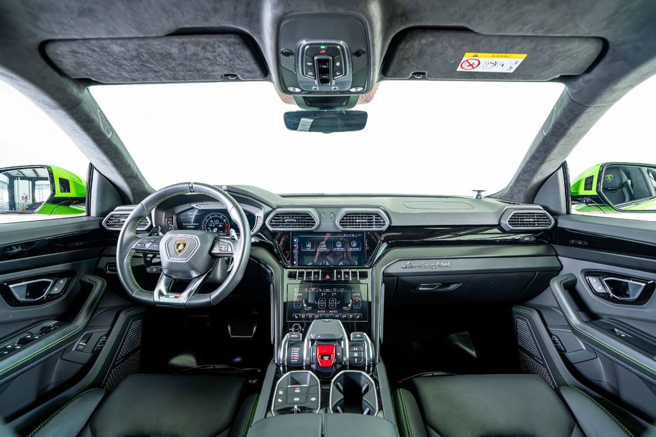 Lamborghini Urus S 4.0T V8 Special Color-23 Inch High Gloss Black Rims-Black Exhaust Tail Pipes