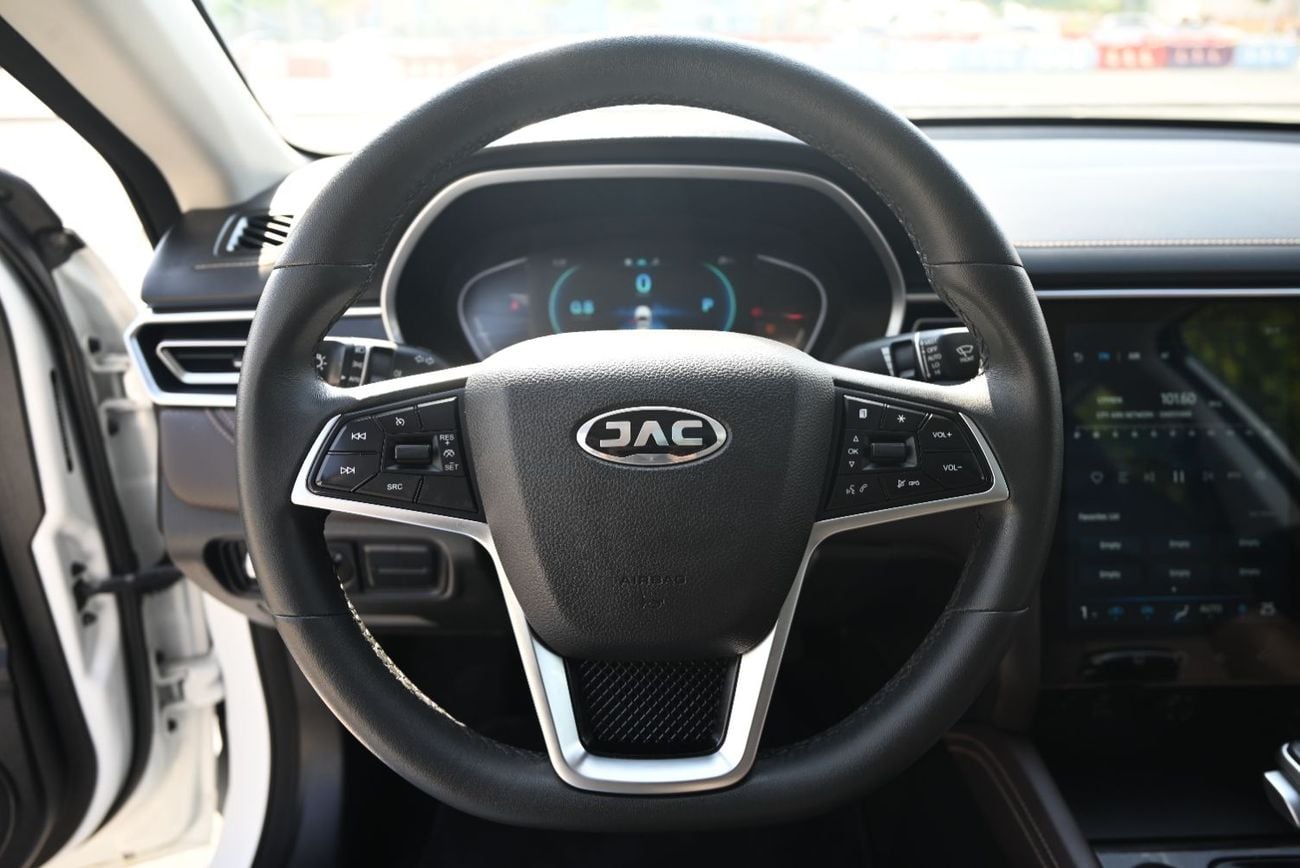 JAC J7 BEST DEALS - 0% DP - JAC J7 LUXURY - LOW MILEAGE - FIRST OWNER - MINT CONDITION