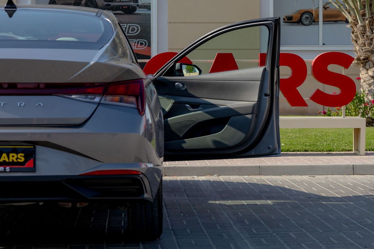 هيونداي إلانترا Smart 1.6L