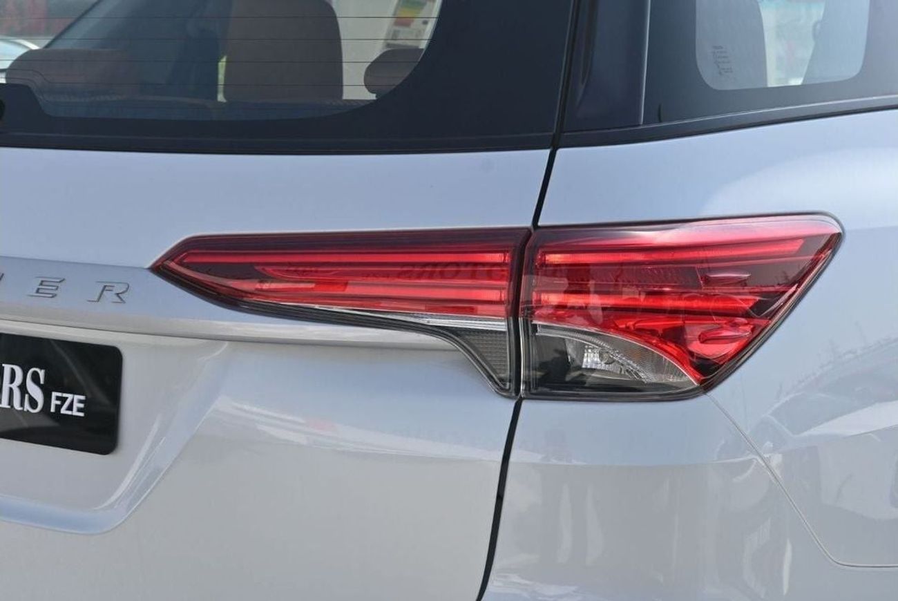 Toyota Fortuner Toyota Fortuner 2.7L Petrol, Automatic 4WD, Model 2024, Color White (Export Price)