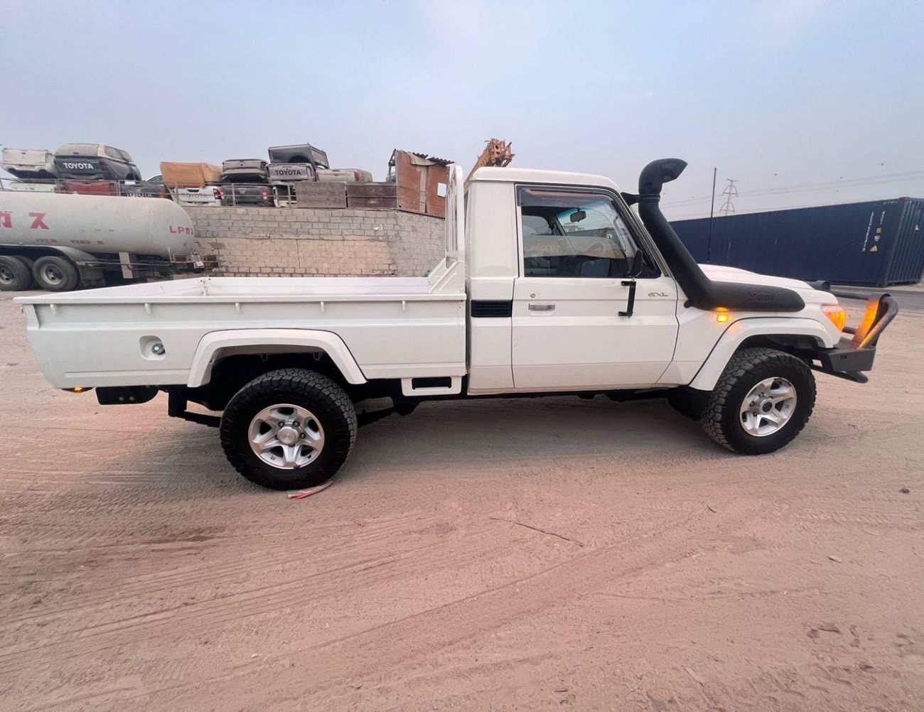 تويوتا لاند كروزر بيك آب DIESEL 4.5 LITER ,RIGHT HAND DRIVE 2022 MODEL