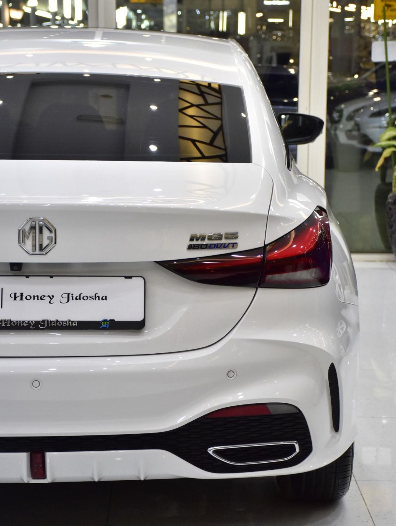 MG 5 LUX EXCELLENT DEAL for our MG 5 180 DVVT ( 2025 Model ) in White Color Chinese Specs
