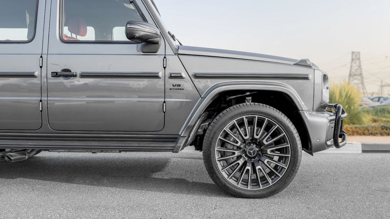 مرسيدس بنز G 63 AMG ستاندارد مرسيدس بنز AMG G 63 موديل 2026، محرك بنزين 4.0 لتر، ناقل حركة أوتوماتيكي (لون كربوني داخلي وخارجي) (