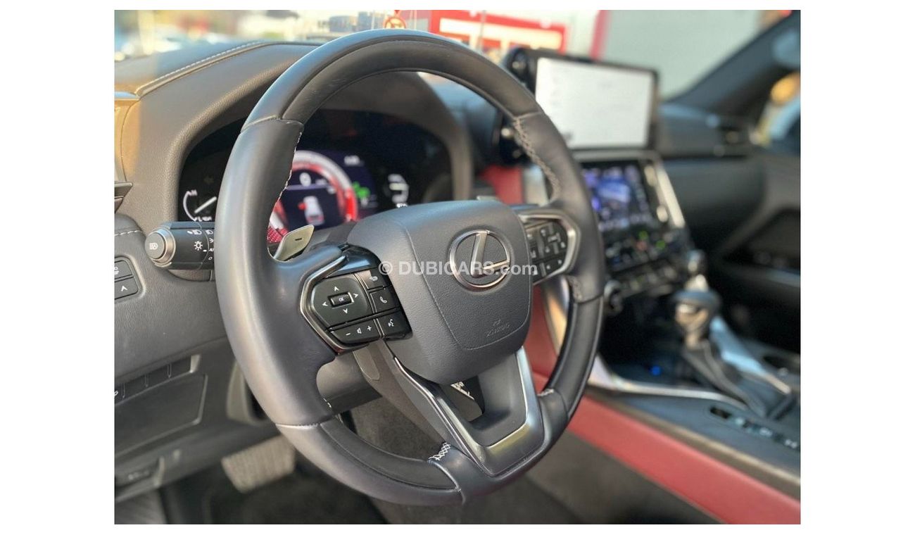 Lexus LX 600 Signature PEARL WHITE**2022**GCC SPEC UNDER WARRANTY LESS KILOMETER