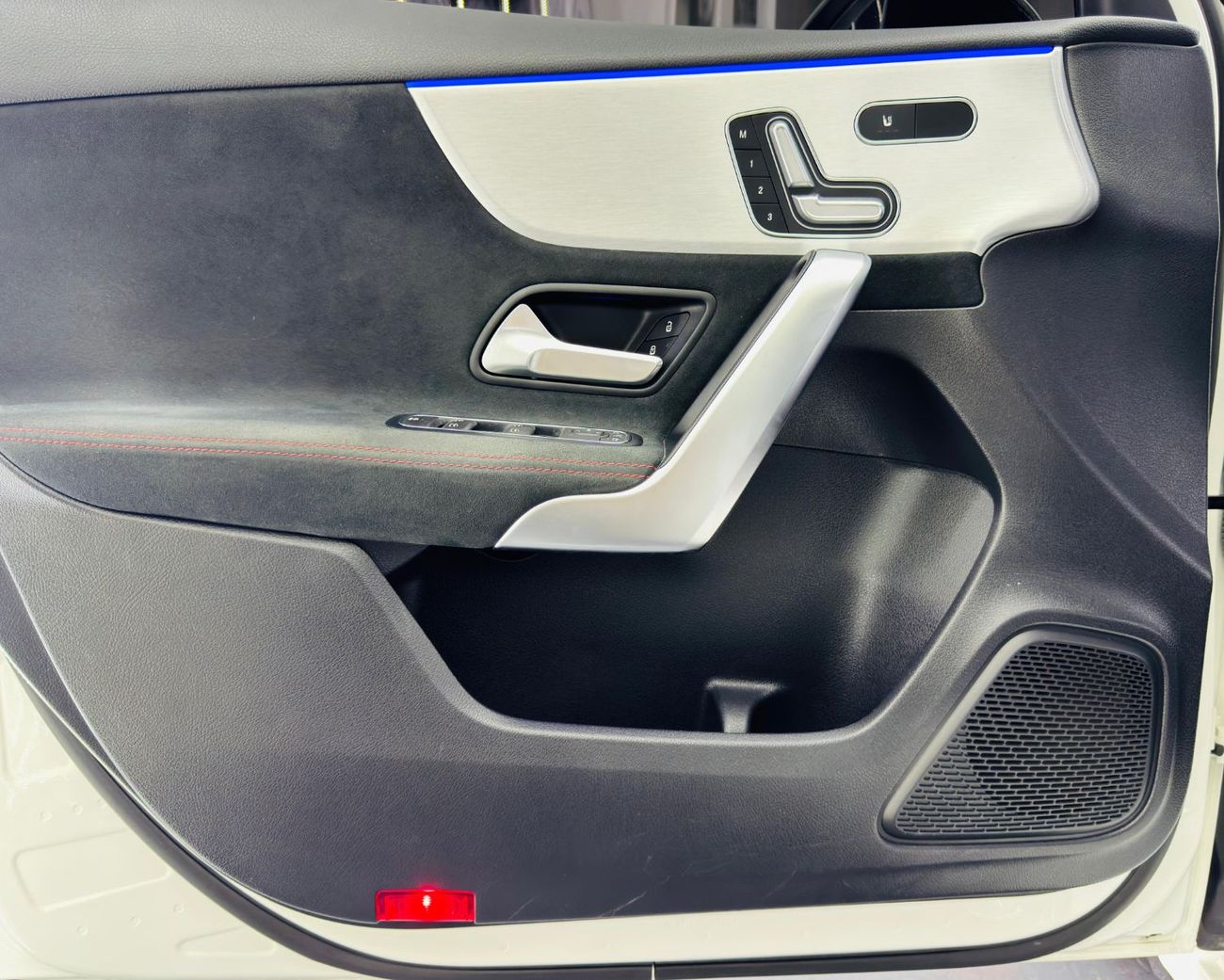 Mercedes-Benz A 35 AMG 4MATIC Hatchback 2022 Mercedes Benz A35 AMG, Dec 2026 Mercedes Warranty + Service Pack, GCC