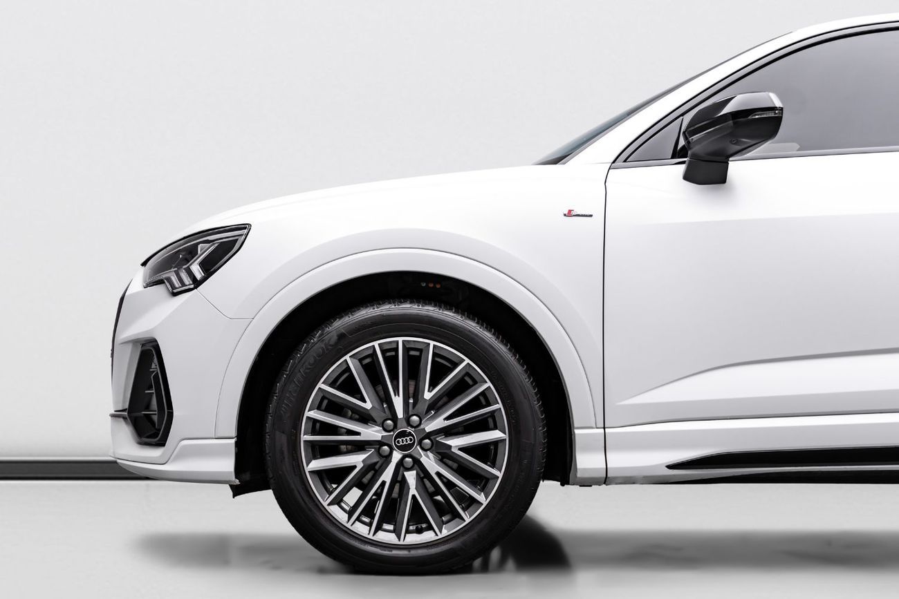 Audi Q3 35 TFSI S Line 1.4L 2024 Audi Q3 35TFSI, 2029 Audi Warranty + Service Contract, Low KMs, GCC