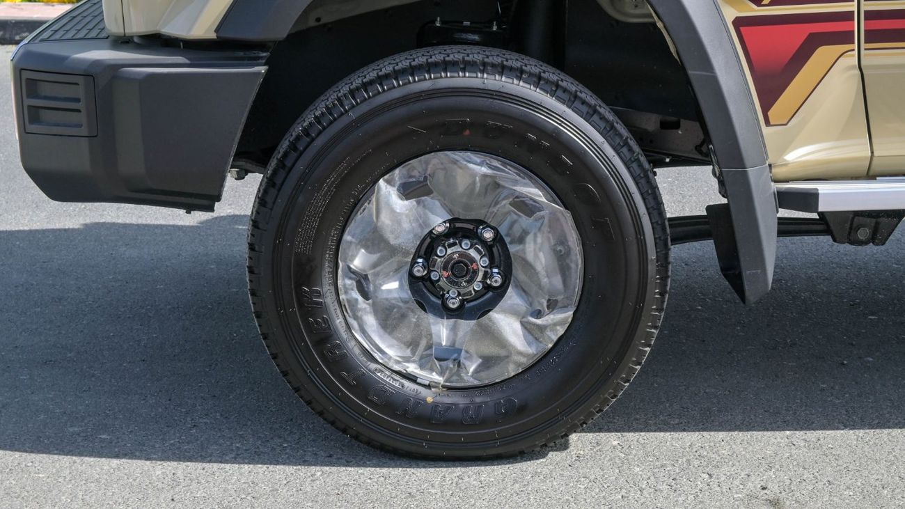 Toyota Land Cruiser 70 ECT0064 - Toyota Land Cruiser Hardtop 5 Doors - 4.0L Petrol Manual - Beige (With Snorkel)