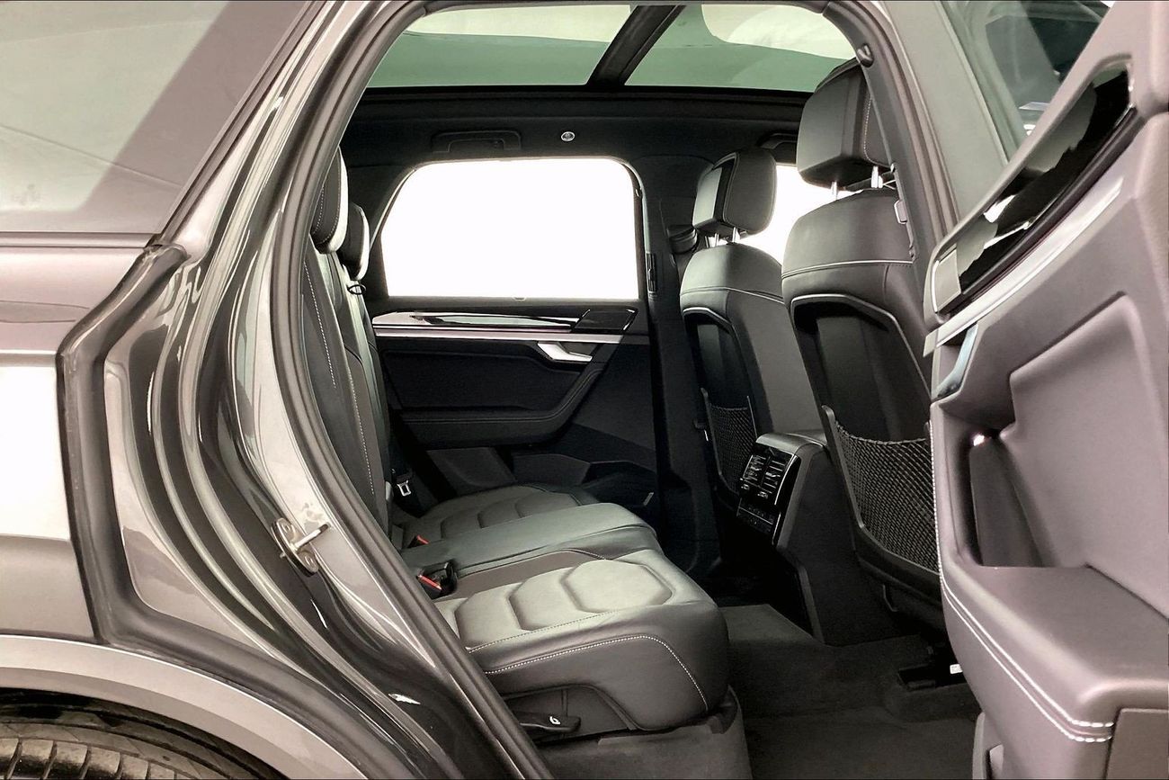 Volkswagen Touareg R-Line | Guaranteed Warranty | 0 Down Payment