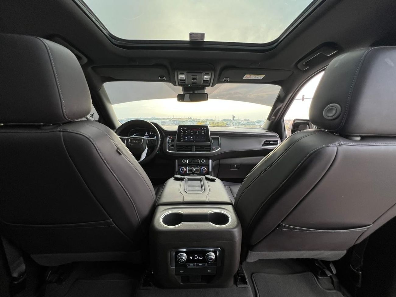 جي أم سي يوكون جيمس يوكن اس ال تي  موديل 2023   مواصفات خليجية  صبغ وكالة بدون حوادث تحت الضمان