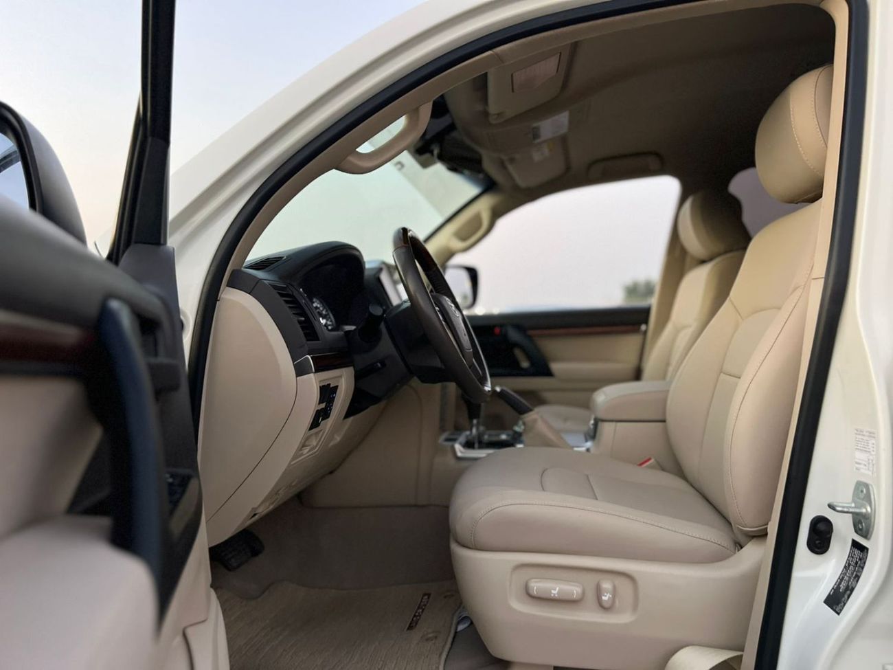 تويوتا لاند كروزر 2018 Toyota Land Cruiser EXR – GCC Specs – Single Owner – No Accident.