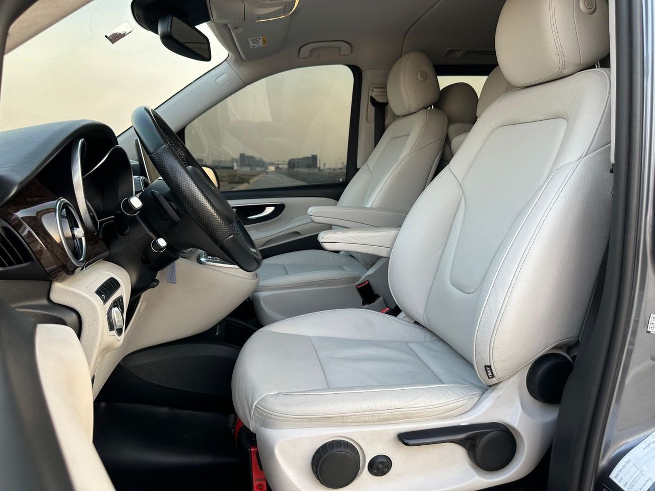 Mercedes-Benz V 250 MERCEDES V-250 2018 GCC FULL OPTION // PERFECT CONDITION