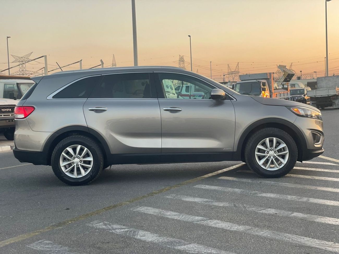 Kia Sorento 2017 Kia Sorento LXS 2.4L V4 GDi - AWD 4x4 - MidOption+ Rear CAM - 73,300 Mileage