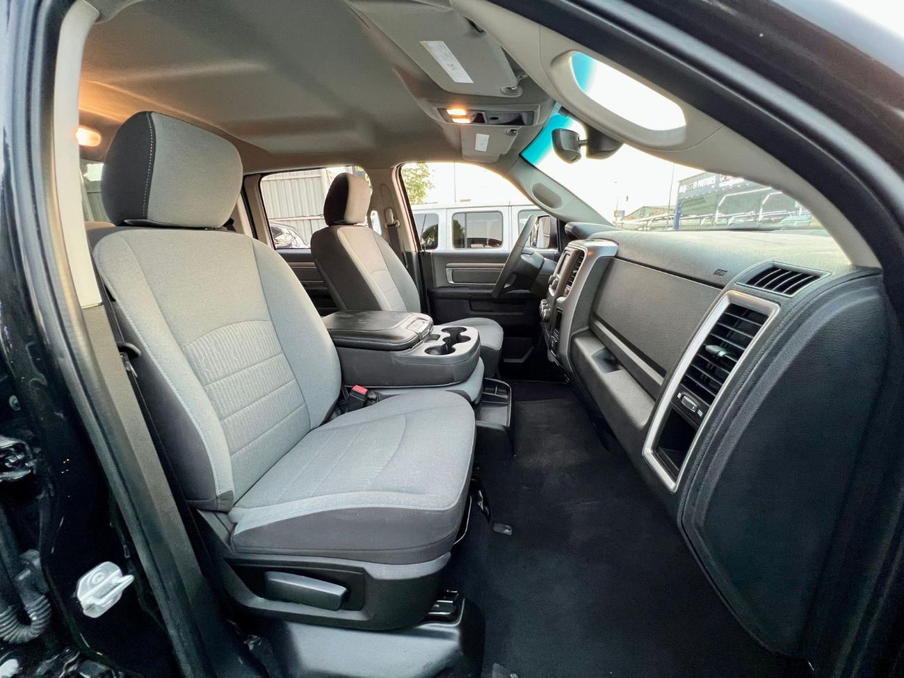 دودج رام فان Ram classic V8 5.7 warranty one year bank financie available