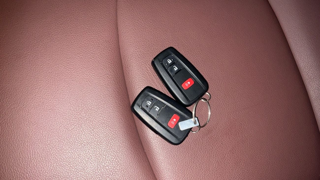 تويوتا كورولا كروس GLI | شامل الضمان | 0 ﺪﻔﻋﺓ ﺃﻮﻟﻯ