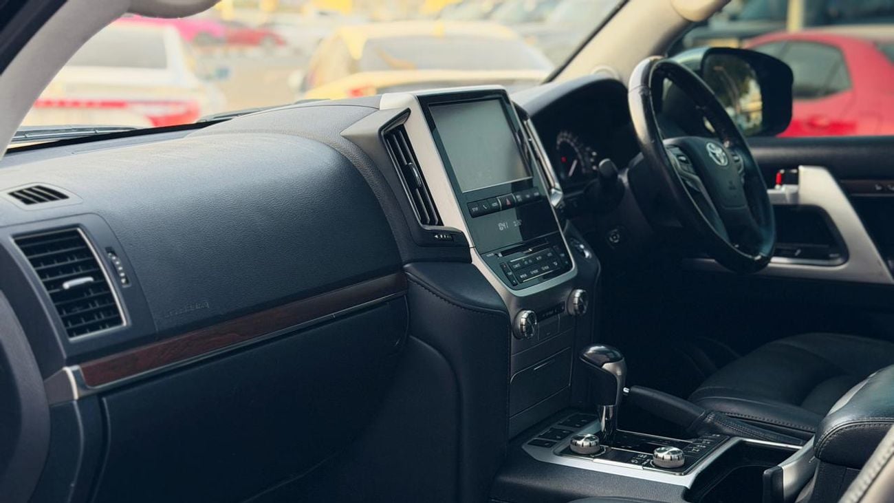 Toyota Land Cruiser SAHARA | MODIFIED TO LC300 | SUNROOF | PUSH START | POWER & MEMORY SEATS | 4.5L DIESEL | AUTO | COOL