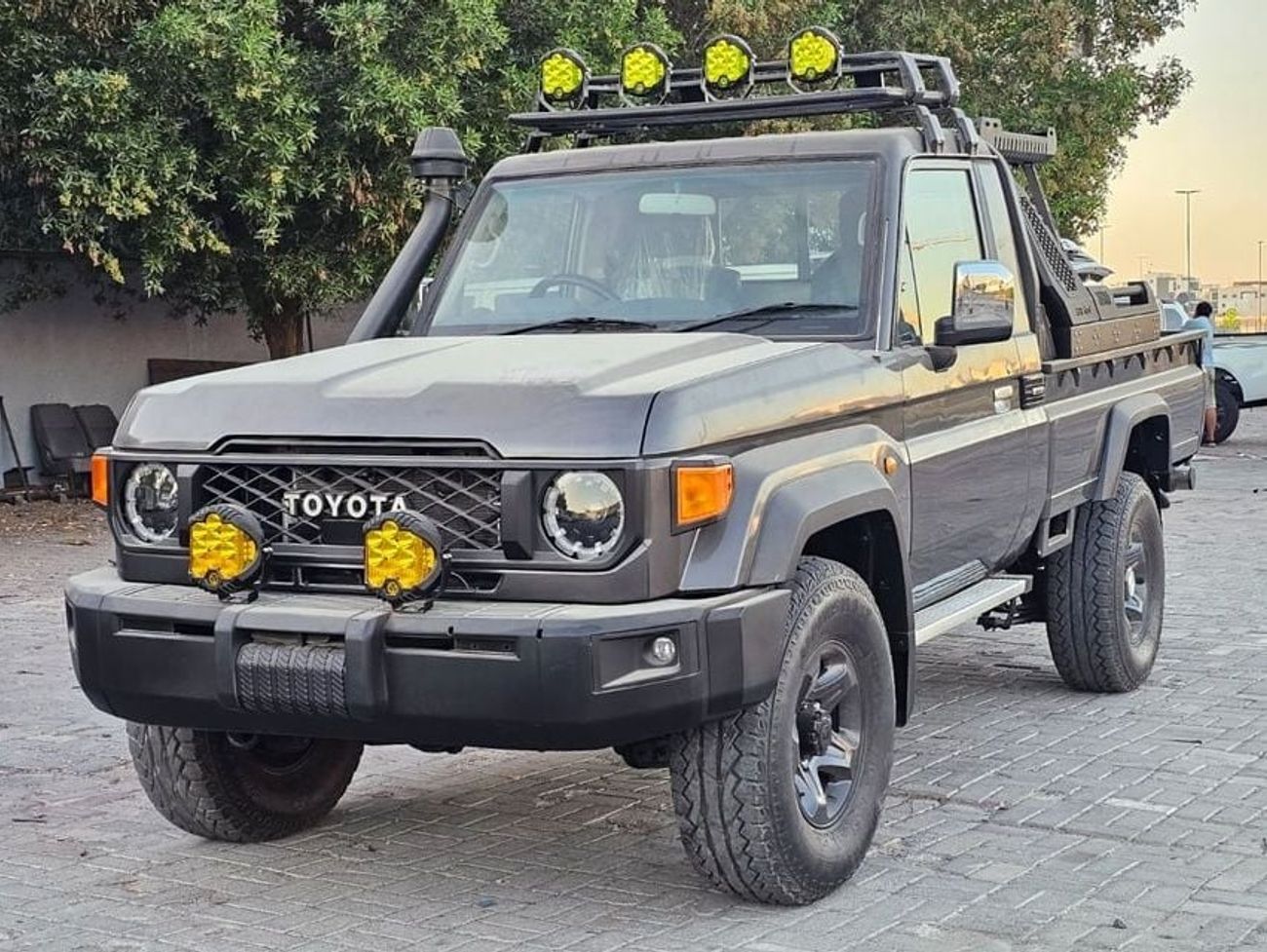 Toyota Land Cruiser Pick Up RHD Single Cabin Off-Road Heavy-duty Utility Pickup Truck 1VD-FTV 4.5L V8 Diesel Engine Manual Gear