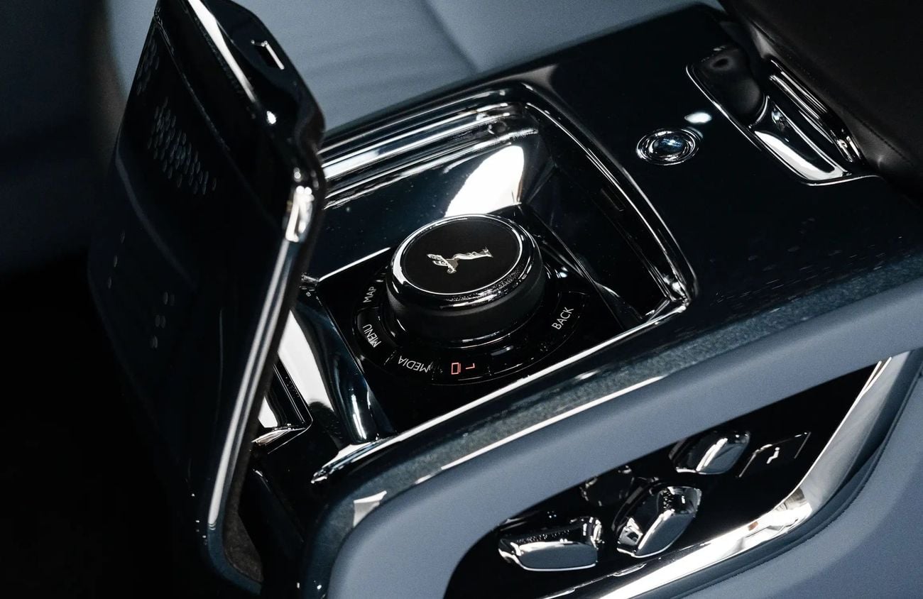 Rolls Royce Phantom 6.75L V-12 Twin-Turbocharged Engine
