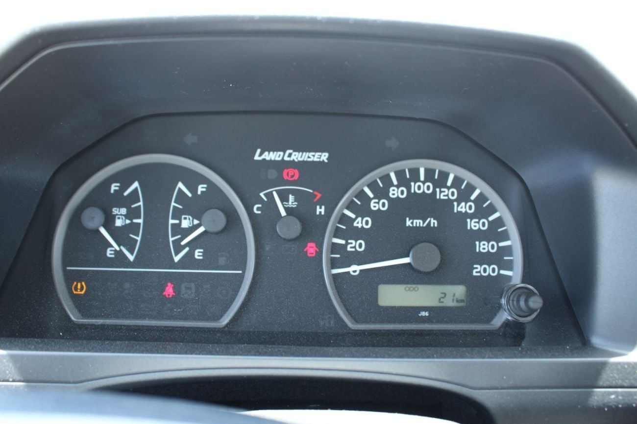 تويوتا لاند كروزر بيك آب  TOYOTA LANDCRUISER 79 2.8L DIESEL SINGLE CAB E MANUAL