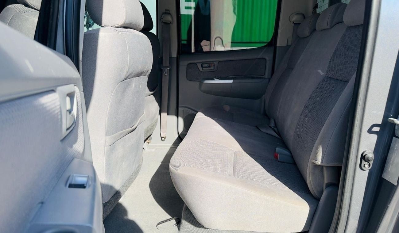 Toyota Hilux DOUBLE CABIN | 3.0L DIESEL ENGINE | 2010 | RHD | MANUAL TRANSMISSION | REAR VIEW CAMERA