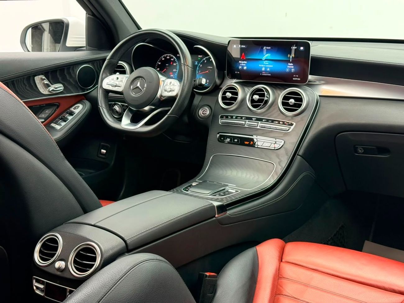 Mercedes Benz GLC 300 AMG 2020 Mercedes Benz GLC300 4MATIC, Warranty, Full Mercedes Service History, Fully Loaded, GCC