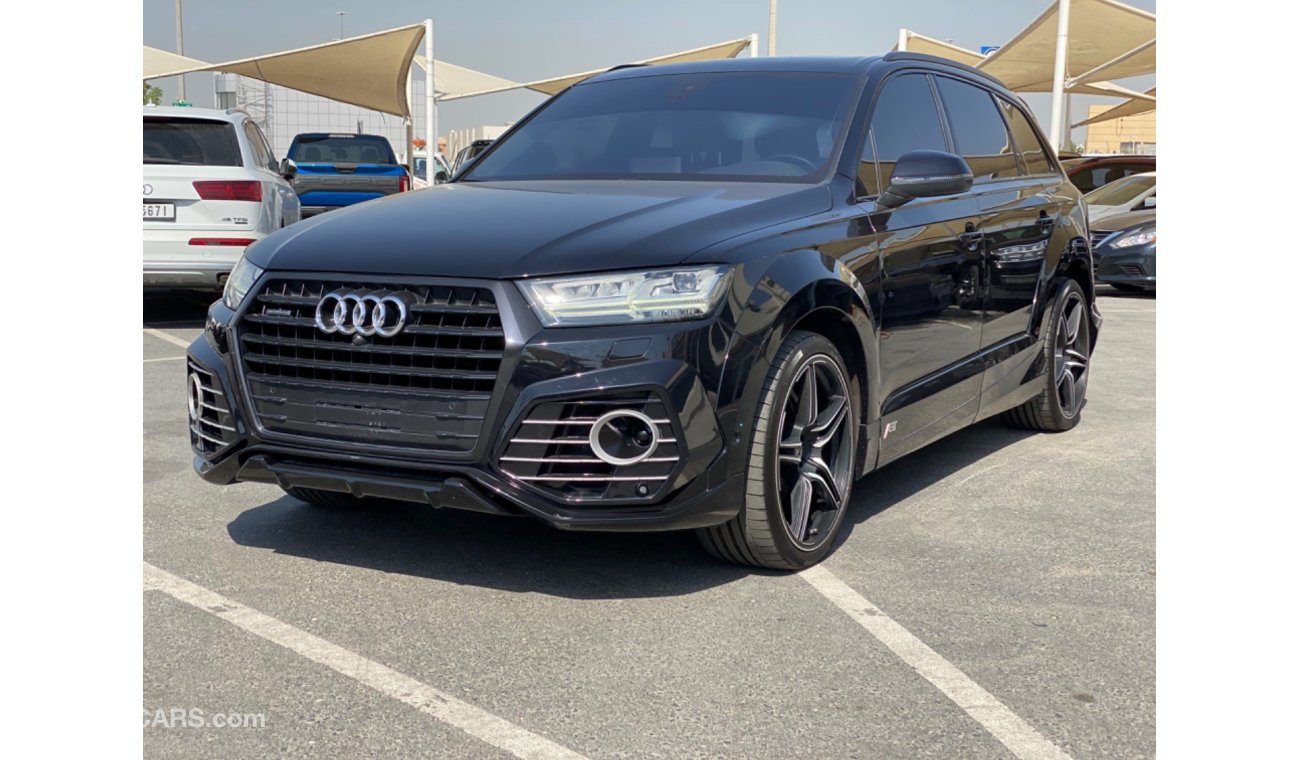 Audi Q7 AUDI Q7