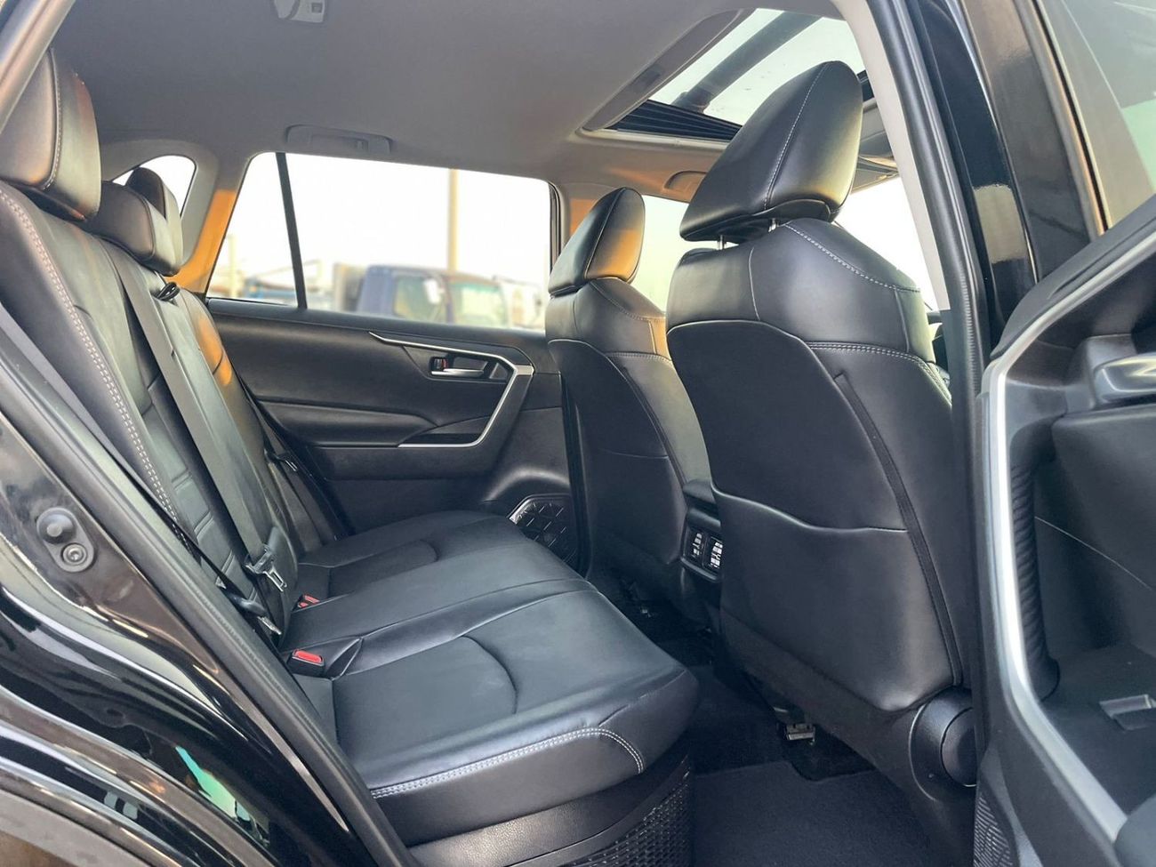 Toyota RAV4 2021 Toyota Rav4 XLE Premium+ Hybrid Fuel Full Option - 4x4 AWD - Super Clean -