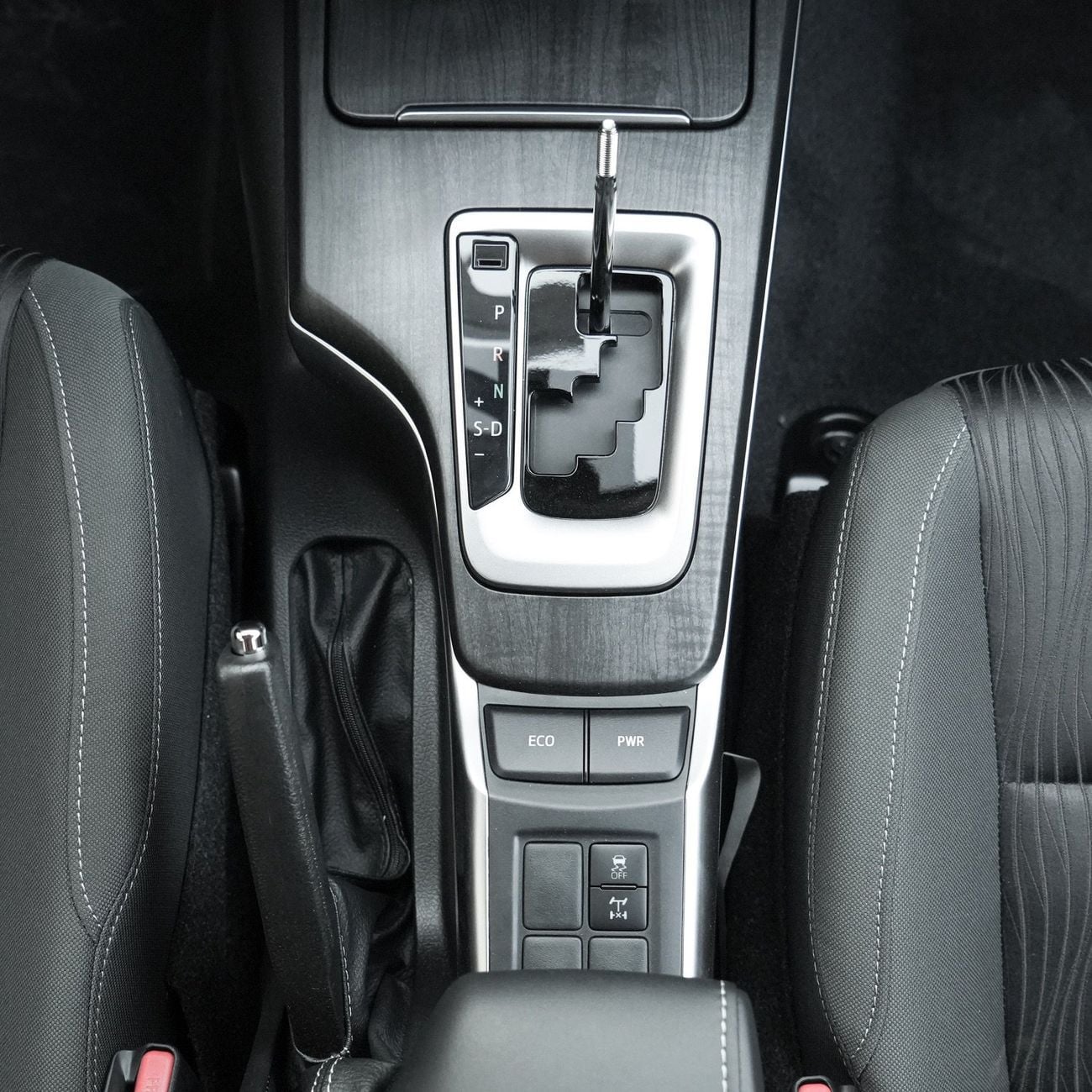 Toyota Fortuner 2.7 L | v4 | Petrol | Auto AC | Export Only