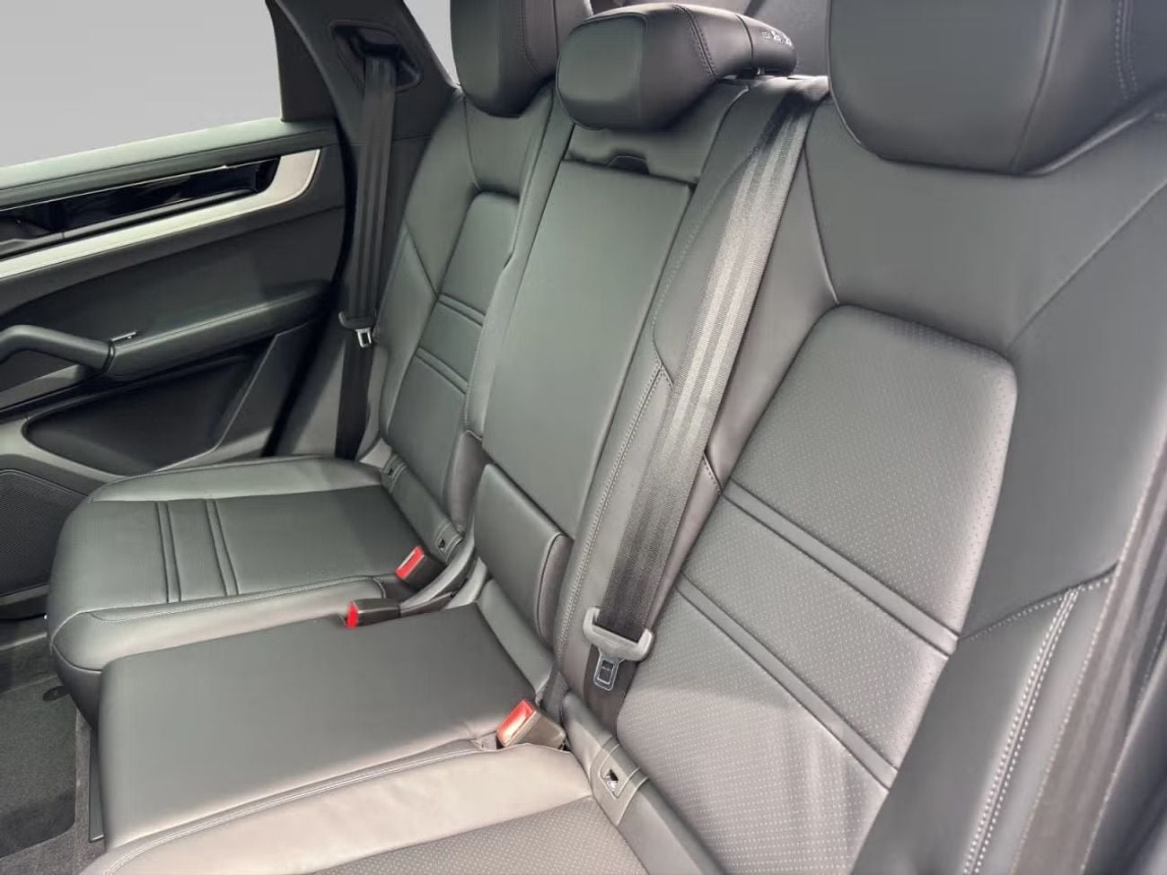 Porsche Cayenne E -HYBRID Blach Edition