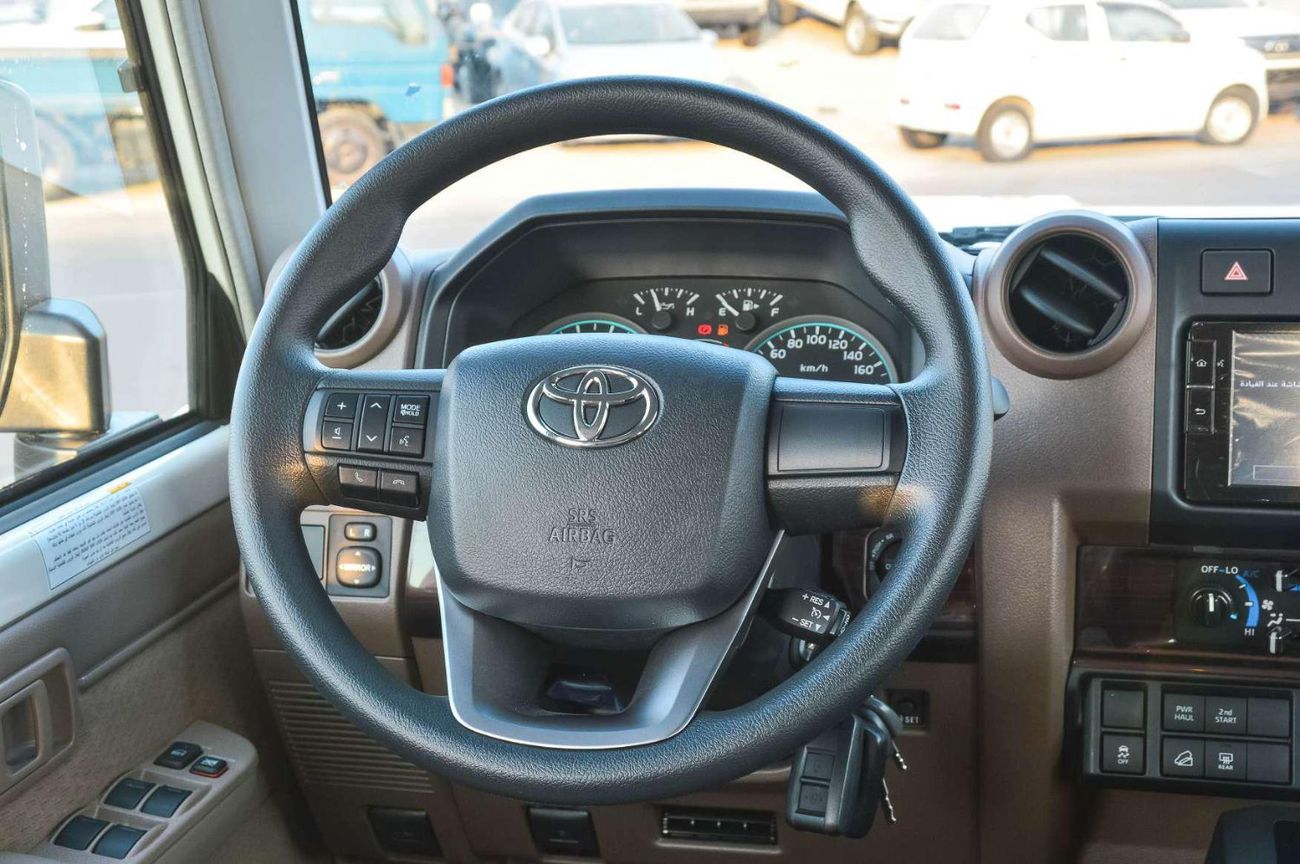 تويوتا لاند كروزر 70 TOYOTA LAND CRUISER 76 4.0L V6 AT  4WD 5DOOR SUV 2025