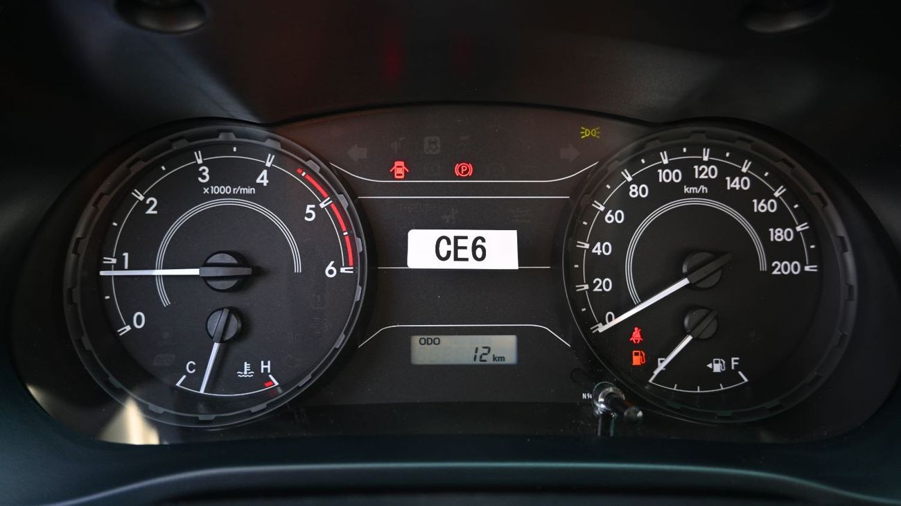 تويوتا هيلوكس Toyota Hilux 4x4  2024 2.4L Diesel Double Cab Transmission Manual Silver Outside Black inside