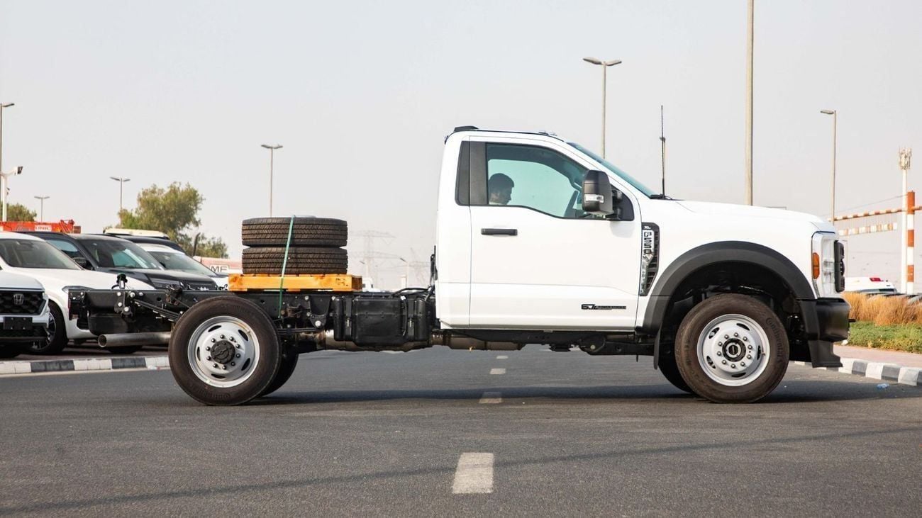 فورد F 550 XL 4WD A/T 19,500 lb (8,845 kg) GVWR | Super Duty | 2025 | For Local Registration +10%
