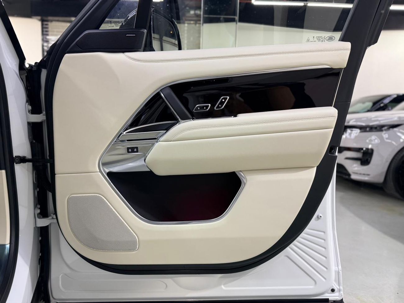 لاند روفر رينج روفر VOGUE SE P400  2025