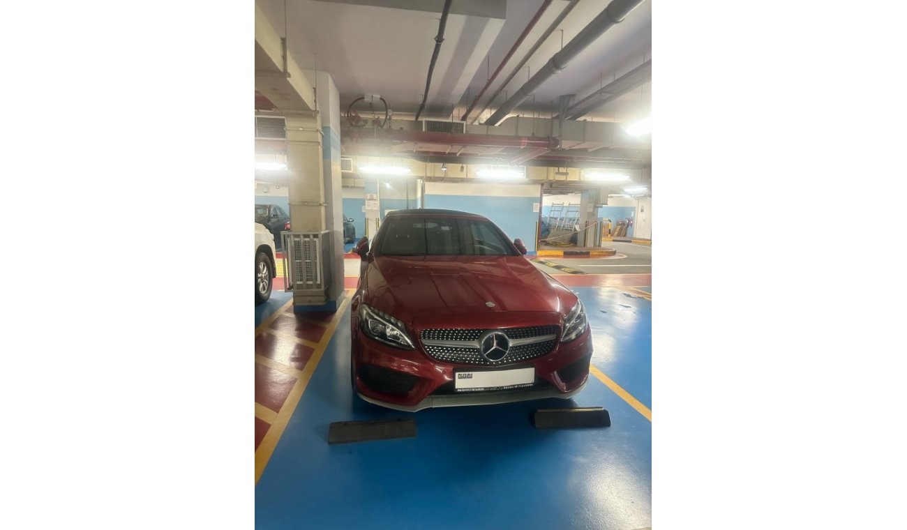 مرسيدس بنز C 300 كوبيه Red Convertible in good condition