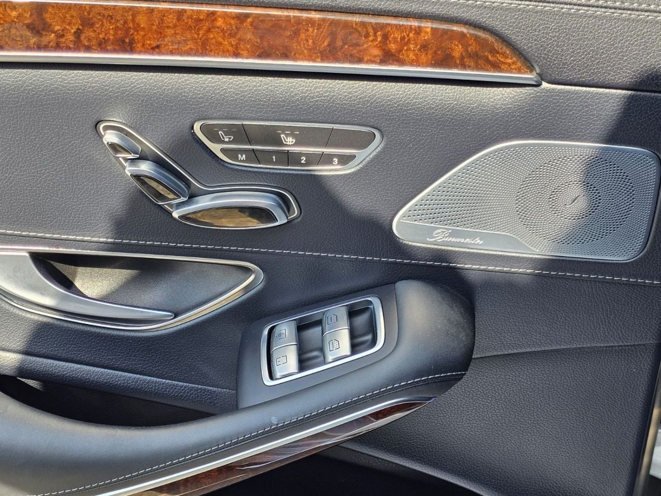 Mercedes-Benz S 560 Std 4.0L (463 HP)