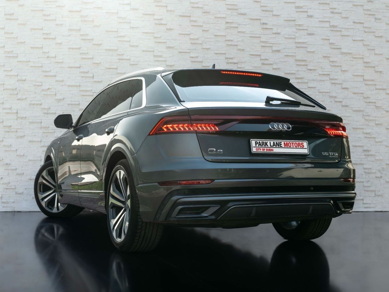 Audi Q8 55 TFSI quattro Luxury 3.0L (340 HP)