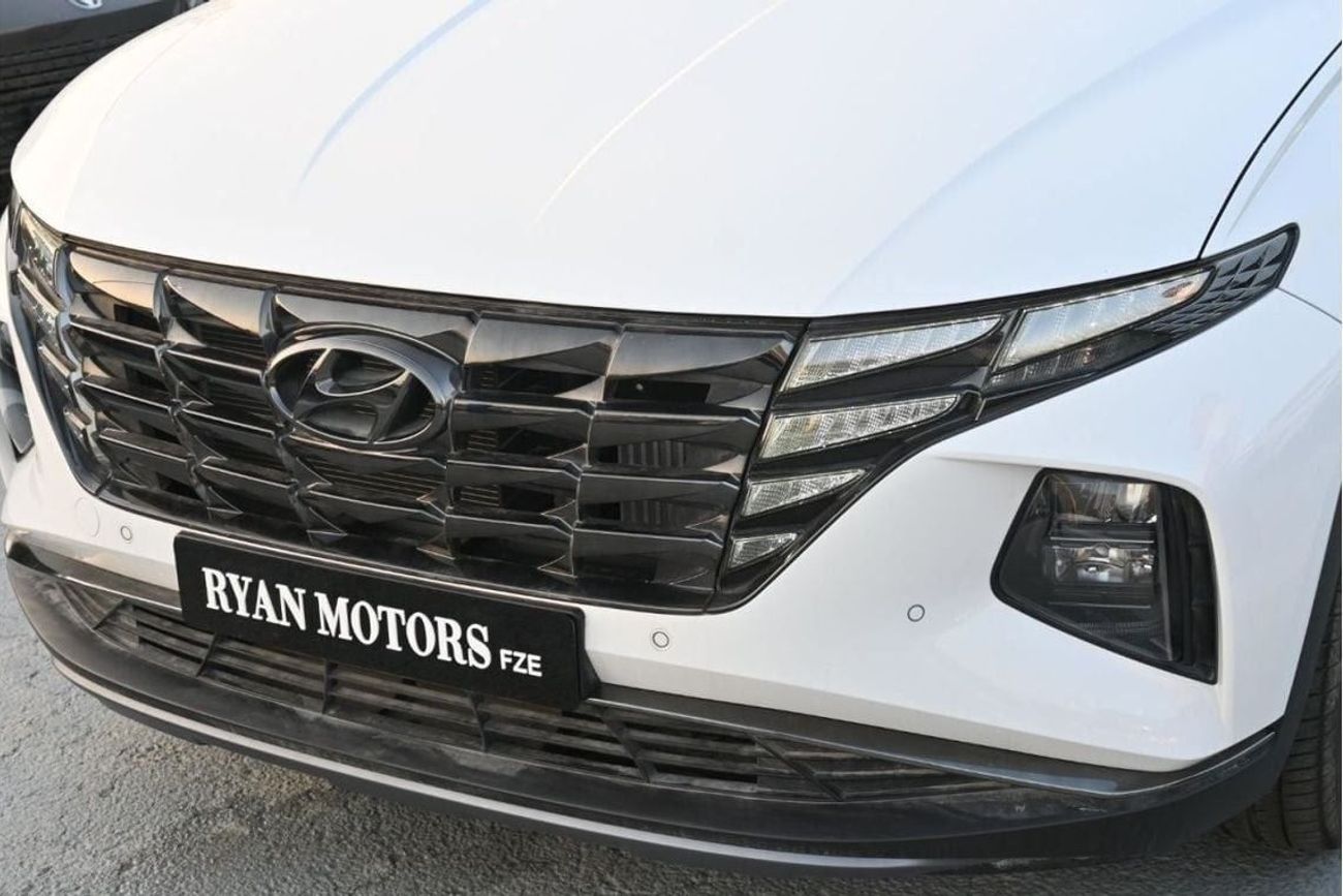 Hyundai Tucson Hyundai Tucson 1.6L Turbo, Petrol, (Mid+ Option) Model 2022, Color White (Export Price)