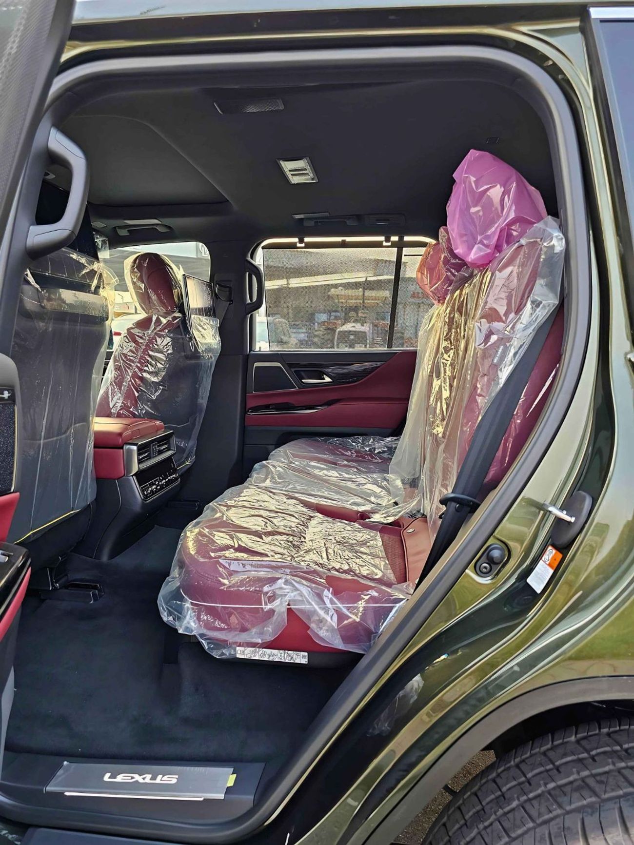 لكزس LX 600 URBAN / FULL OPTION / AT / 3.5L V6 / POWER SEATS & SUNROOF / CODE#LX6U