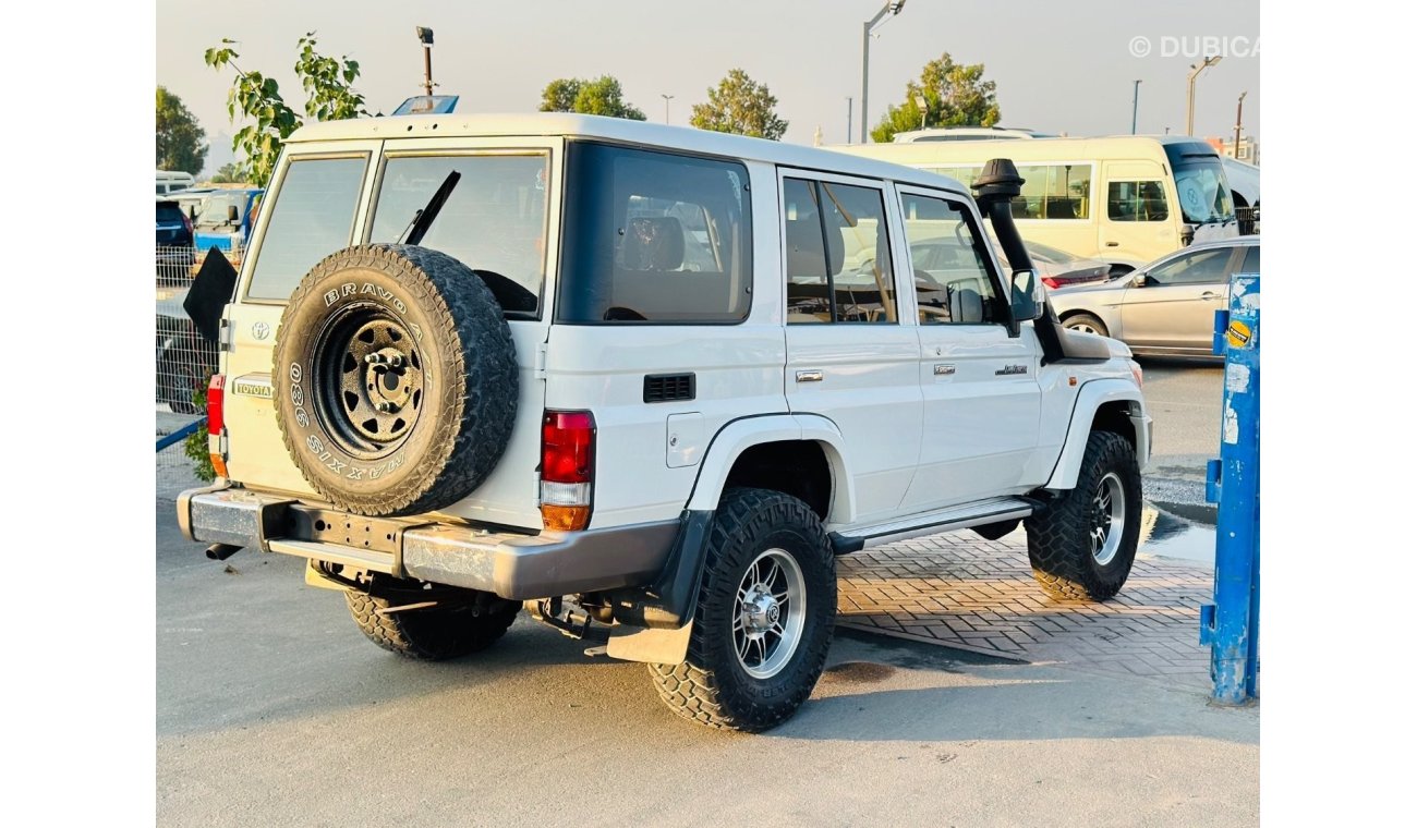 Toyota Land Cruiser Hard Top