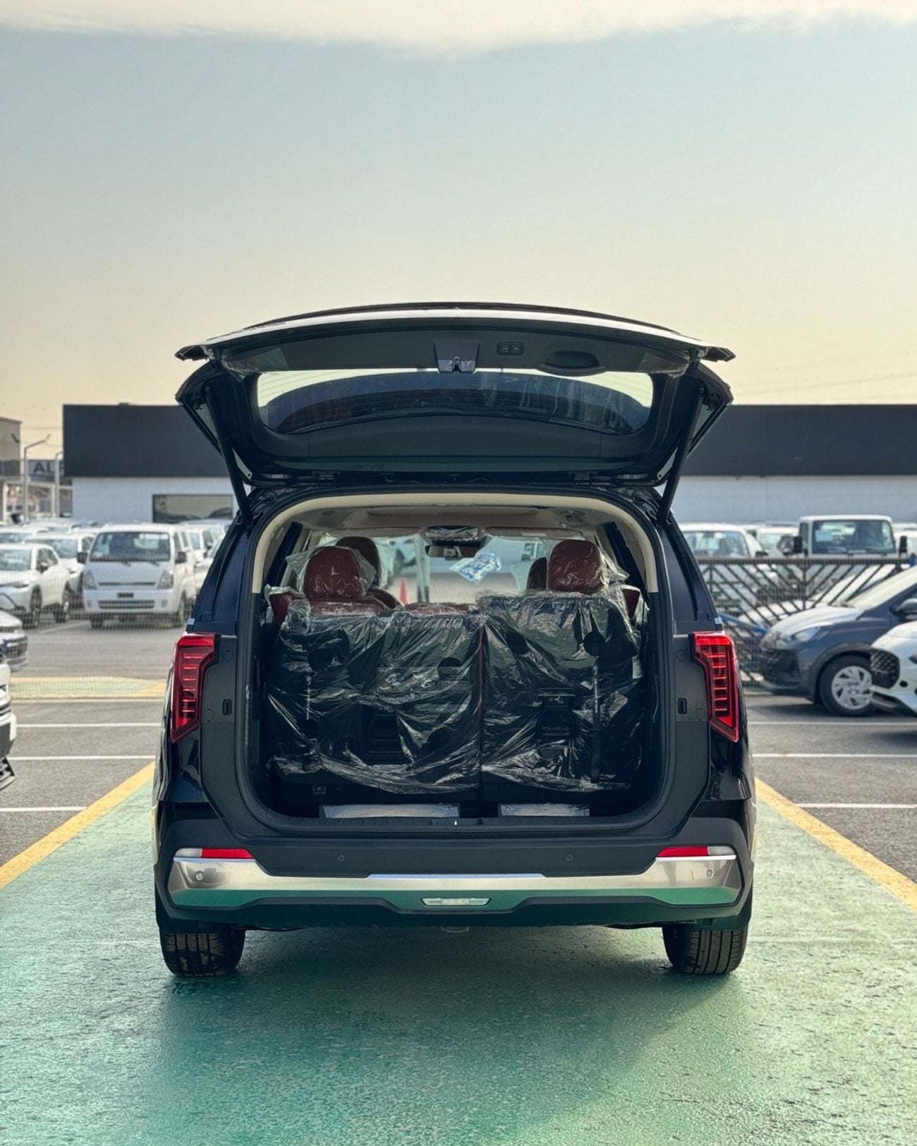 Kia Carnival   KIA CARNIVAL (HEV ) 1.6T GCC specs - 2026 MODEL ( only for EXPORT)