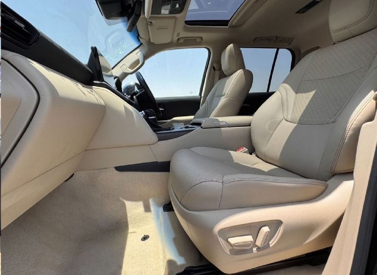 تويوتا لاند كروزر 2023 LC300 ZX Diesel Engine RHD 3.3L Twin Turbo Full Option